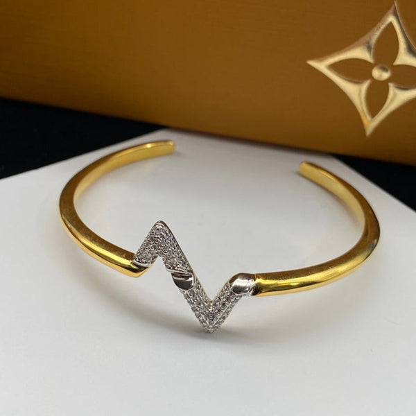 <CHIBA>VOLTE UPSITE DOWN DIAMOND GOLD OPEN BRACELET