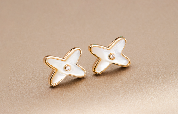 <CHIBA>JEUX DE WHITE MOP PINK GOLD DIAMOND EARRINGS